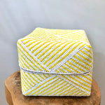 Perlenbox Aninda Zitronengelb mit schmalen Streifen