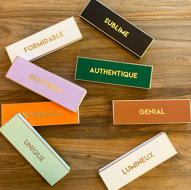 Traditionelle Räucherstäbchen – 30 Stück mit goldenem Halter