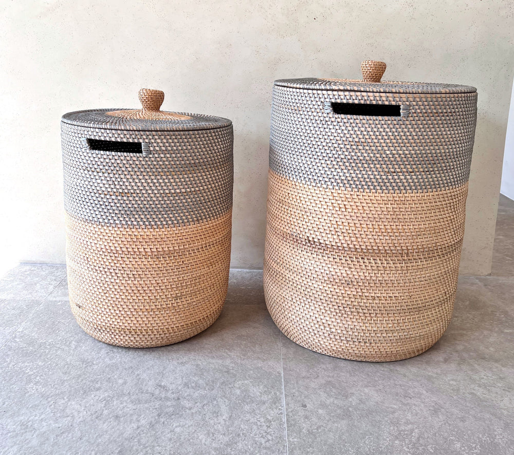 Anila Rattan Wäschekorb mit Deckel & Knauf – Handgefertigt, Rund, Umwickelt mit recyceltem Kunststoff Natur/Grau