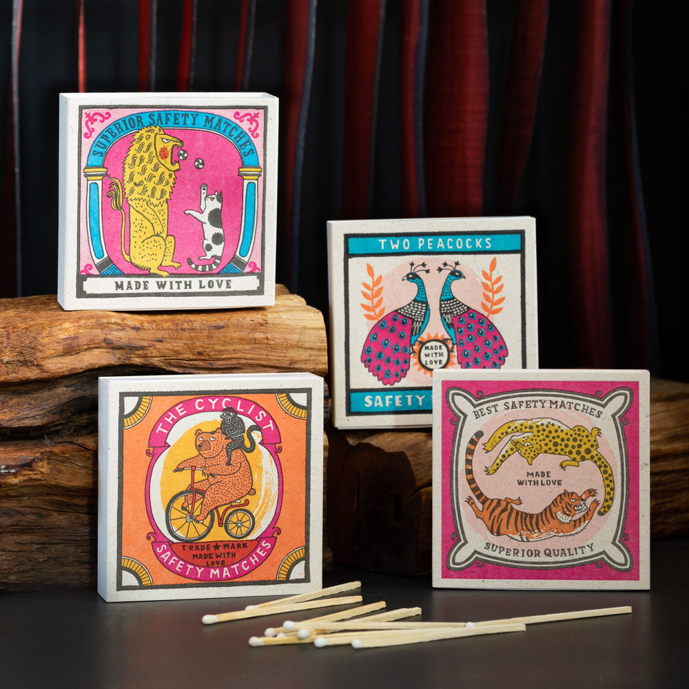 Chasing Big Cats – Streichhölzer in quadratischer Box