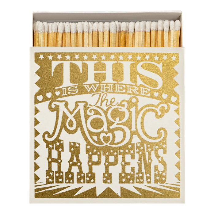 This is where the Magic happens – Streichhölzer in quadratischer Box