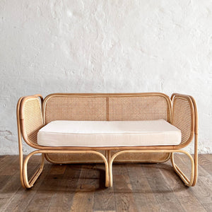 Rattan Sofa/Daybed mit Wiener Geflecht – Handgefertigt, Organisches Design, Mit Sitzpolster