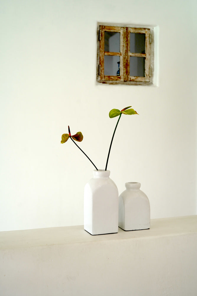 Kleine Handgemachte Clay Vase in Weiß