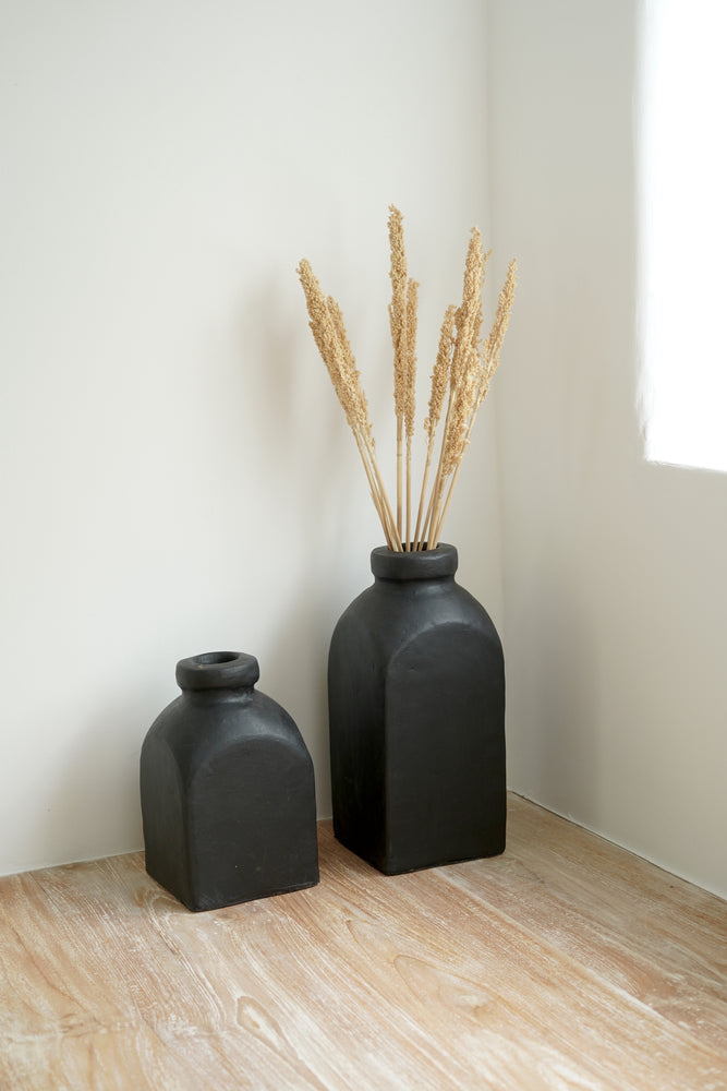 Kleine Handgemachte Clay Vase in Schwarz