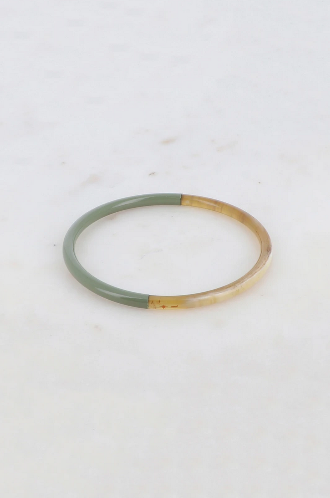 Lackierter feiner Armreif aus Büffelhorn dick – handgefertigt in Vietnam