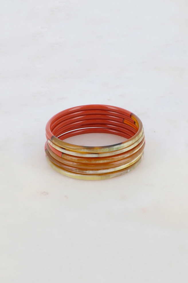 Lackierter feiner Armreif aus Büffelhorn dick – handgefertigt in Vietnam