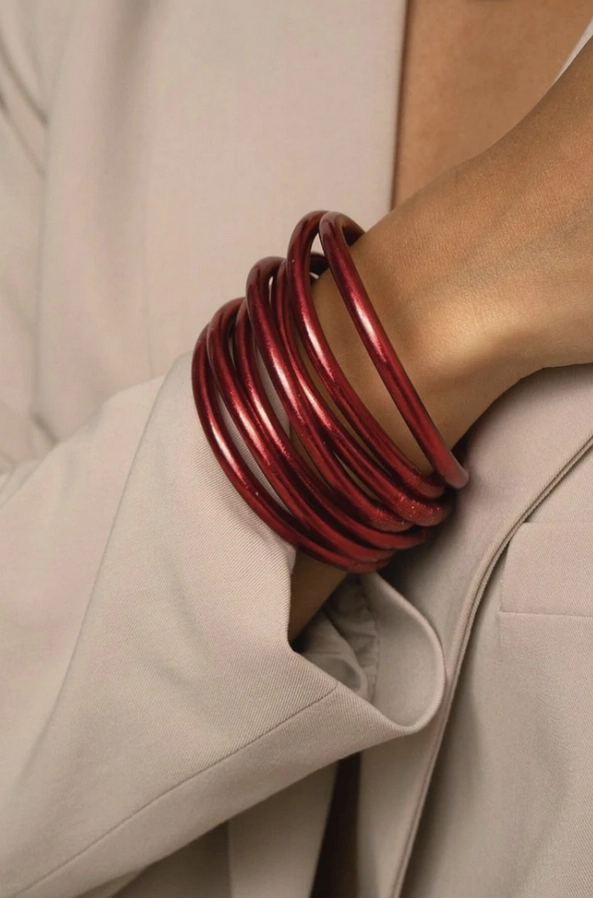 Buddhistischer Armreif in Dick– spirituelles Accessoire in sanftem Design - verschiedene Farben