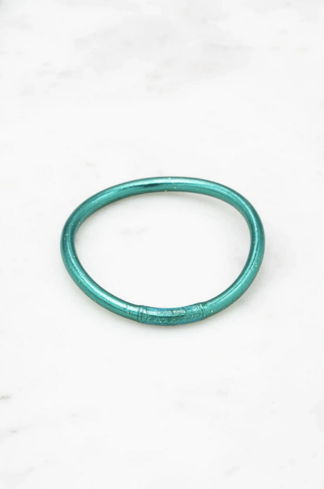 Buddhistischer Armreif in Dick– spirituelles Accessoire in sanftem Design - verschiedene Farben