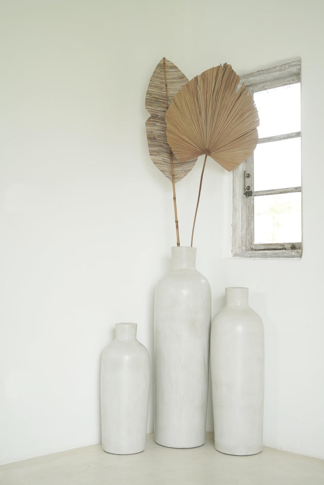 Handgemachte Clay Vase in Trichterform Grau medium