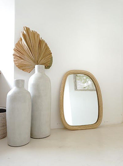 Ovaler Spiegel mit Rattan details